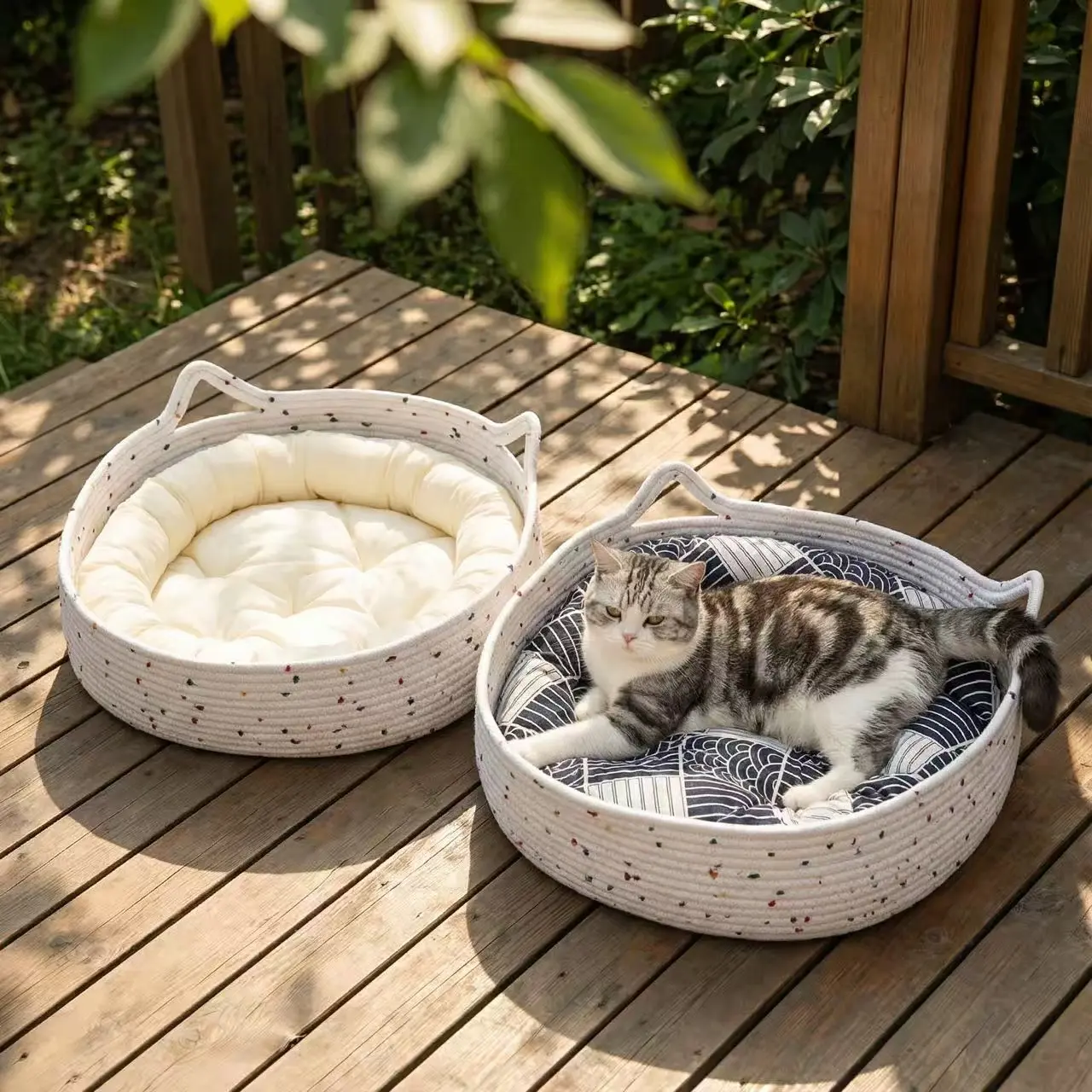 3-in-1 Cozy Cat Bed with U-Shaped Cushion, Scratch-Resistant Pad, Hand-Woven Design, Detachable Washable Feature for All-Season Kitten Use
