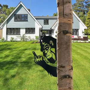 Peaking a Boo Flipping Off Bigfoot Animal Metal Sign, Bigfoot Yard Decor, Sasquatch Statue Sign Big Foot Flipping Off Tree Faces Decoration, Outdoor Home Art Decor