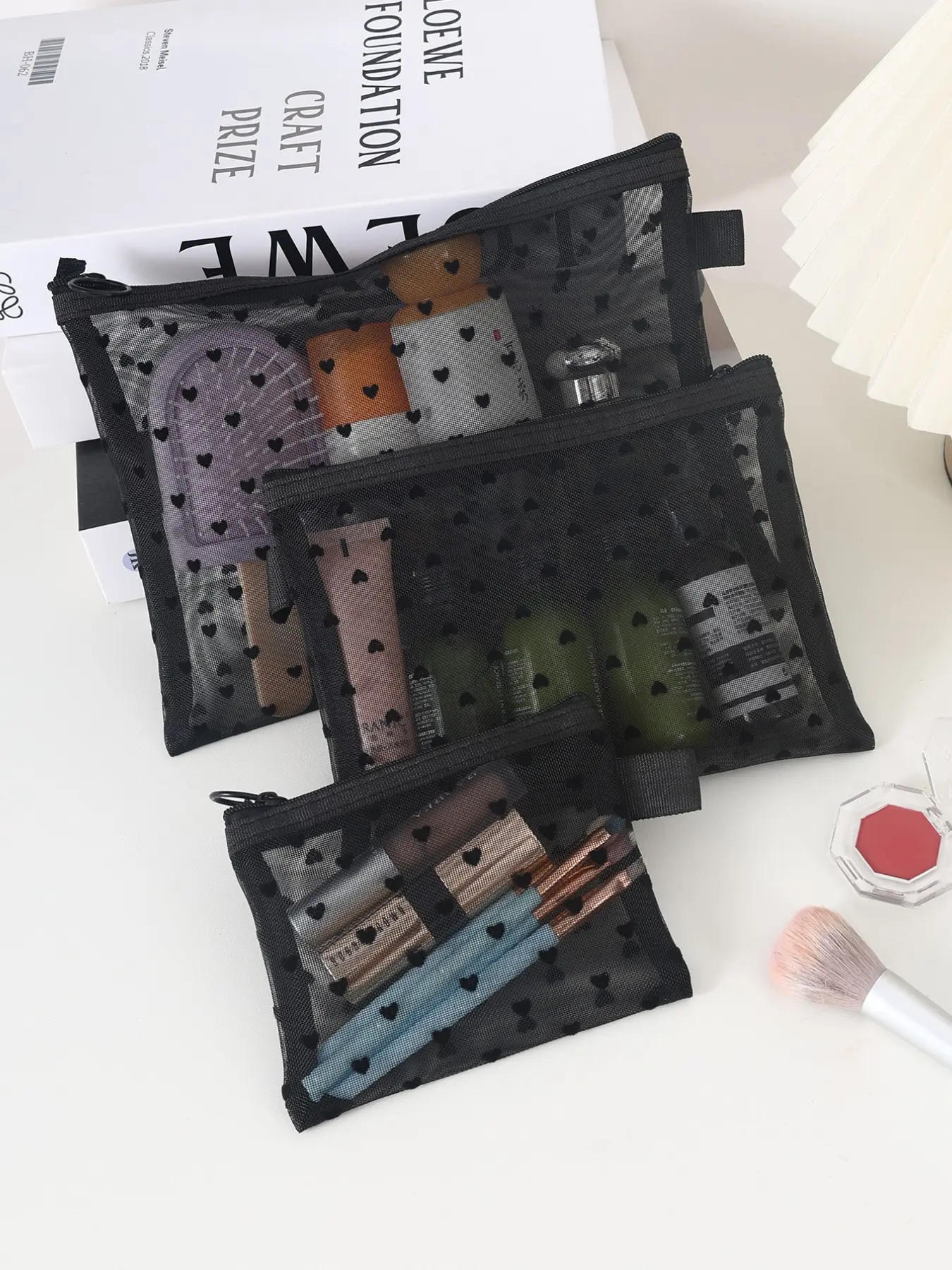 3-Piece Set Love-Themed Mesh Storage Bags, Ins-inspired Transparent Storage Bag for Makeup Brushes and Skincare Products, Makeup Organizer Pouch, Cosmetic Bags, Breathable Fabric, Travel Essentials for Women