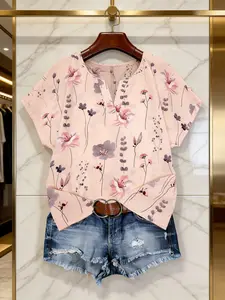 Plus Size Women's Floral Print Blouse Shirts, V Neck Short Batwing Sleeves, Loose Fit Ruffle Design, Casual Long Top for All Seasons Womenswear