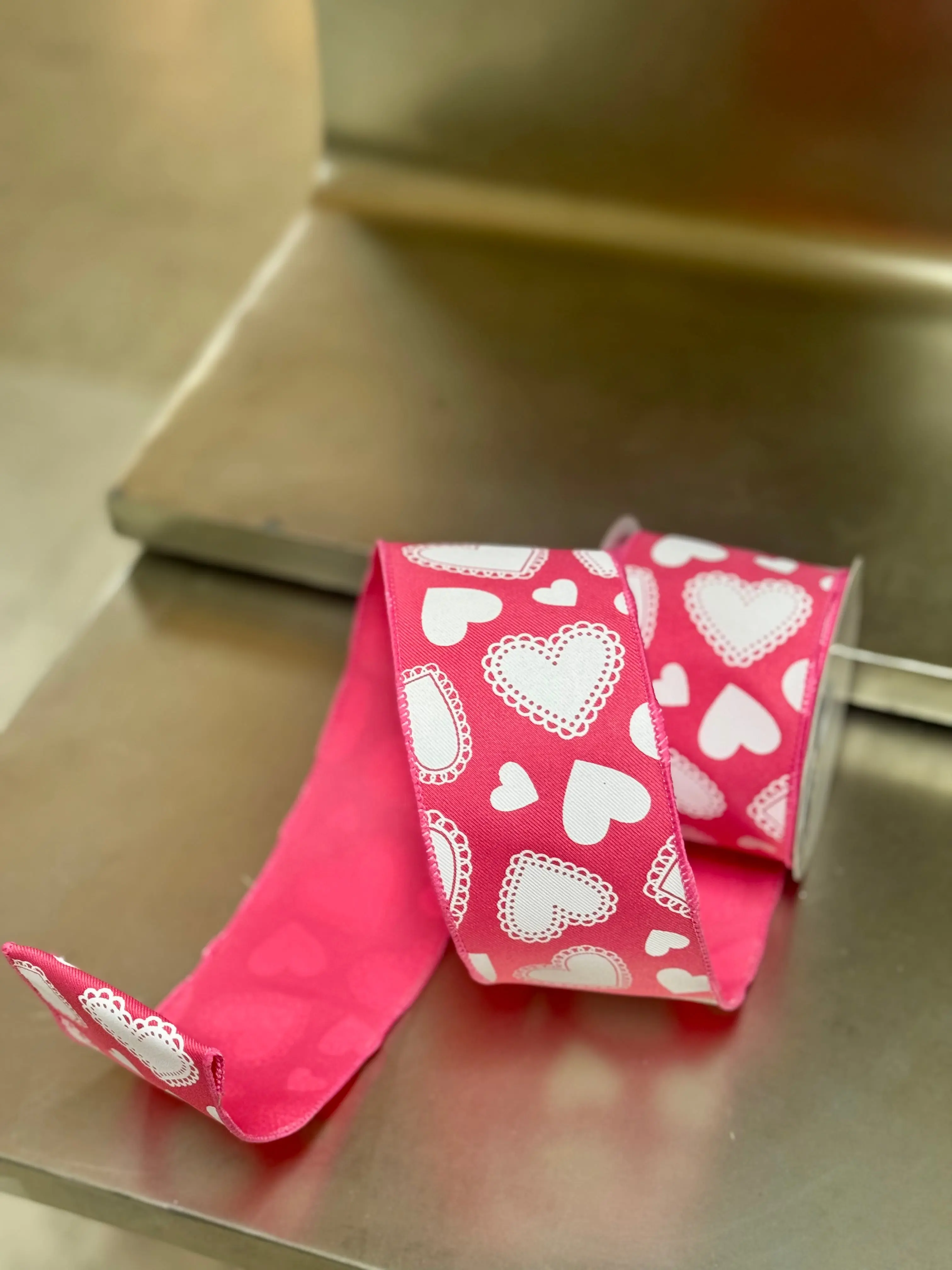 2.5 Inch By 10 Yard Pink And White Scallop Hearts Ribbon