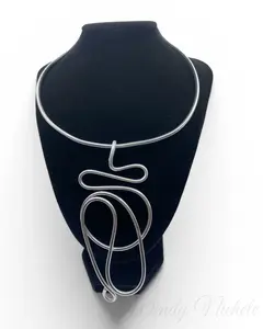 Abstract Choker Necklace - Versatile Abstract Design for Casual & Formal Occasions - Elevate Your Style with This Unique Accessory