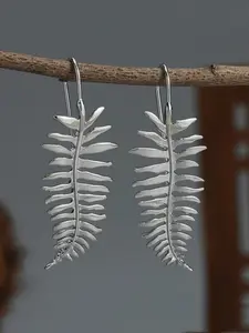 1Pair Retro Silvery Leaf Dangle Earrings, Statement Earrings, for Women Jewelry, Party Accessories Gift, Birthday, Christmas Gifts, Unique Charm, Suitable for All Seasons, Daily Wear and Travel, Trendy Jewellery Accessories