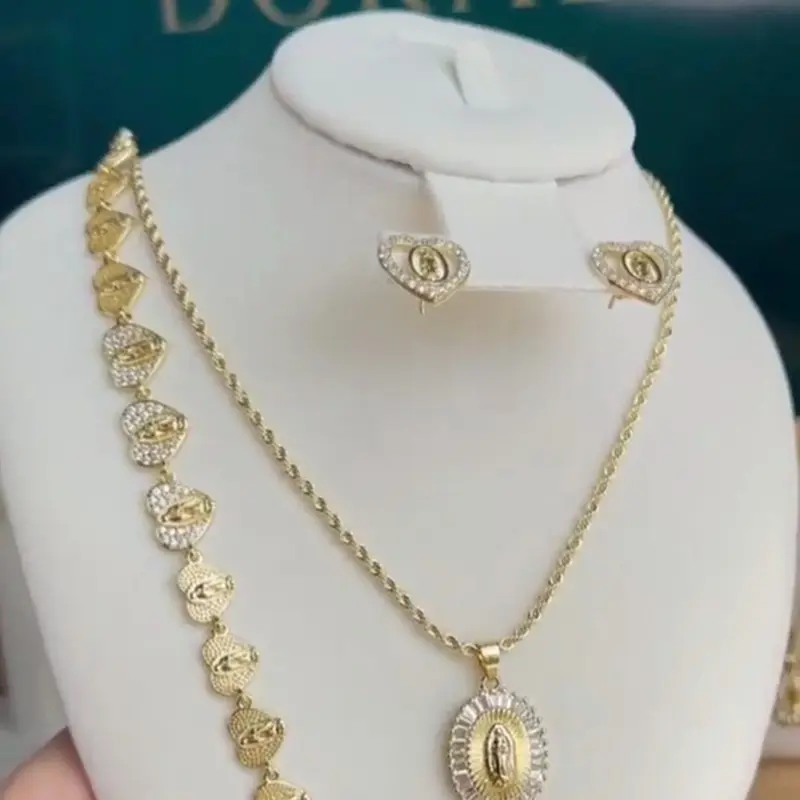 Set de joyas en oro laminado
