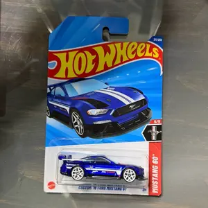 Hot Wheels Custom '16 Ford Mustang GT Blue Diecast Toy Car 5/6 Series 213/250