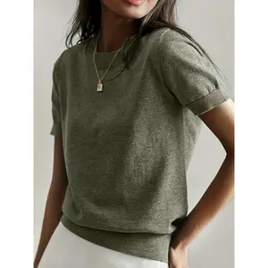 Women's solid color round neck short-sleeve lightweight loose sweater, casual basic style for spring and autumn, simple knitted pullover, fashionable women's knitwear, suitable for daily wear, women's clothing