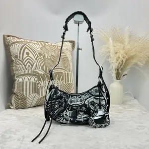 Pre-owned Balenciaga Le Cagole Graffiti Crescent Bag Unique Graffiti Art Design Crescent Shape for Casual & Special Ev0ents Distinctive Artistic Style 866