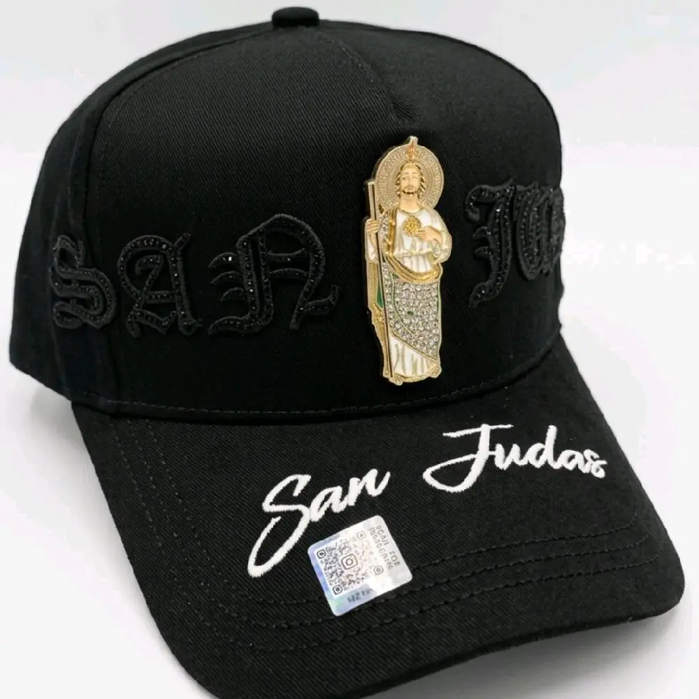 gorra de san Judas Tadeo con bordados y pedreria de alta calidad.