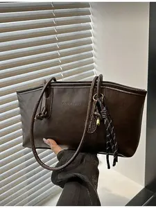 Women's Vintage Quilted PU Bowling Bag with Zipper Closure Large Capacity Tote Crossbody Bag Casual Office Handbag for Daily Office Use Stylish Work Bag Autumn Winter Fashion Retro Handbag