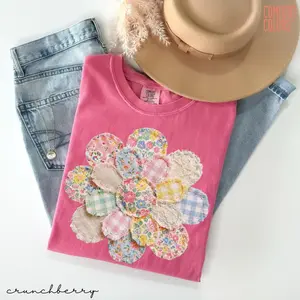 [PRINT] Comfort Colors Faux Quilted Patchwork Daisy Shirt, Floral Graphic Tee, Vintage Aesthetic Flower Top, Cottagecore Spring Tee, Gift for Women