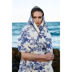The Melbourne Shawl | Vanilla China Blue Damask