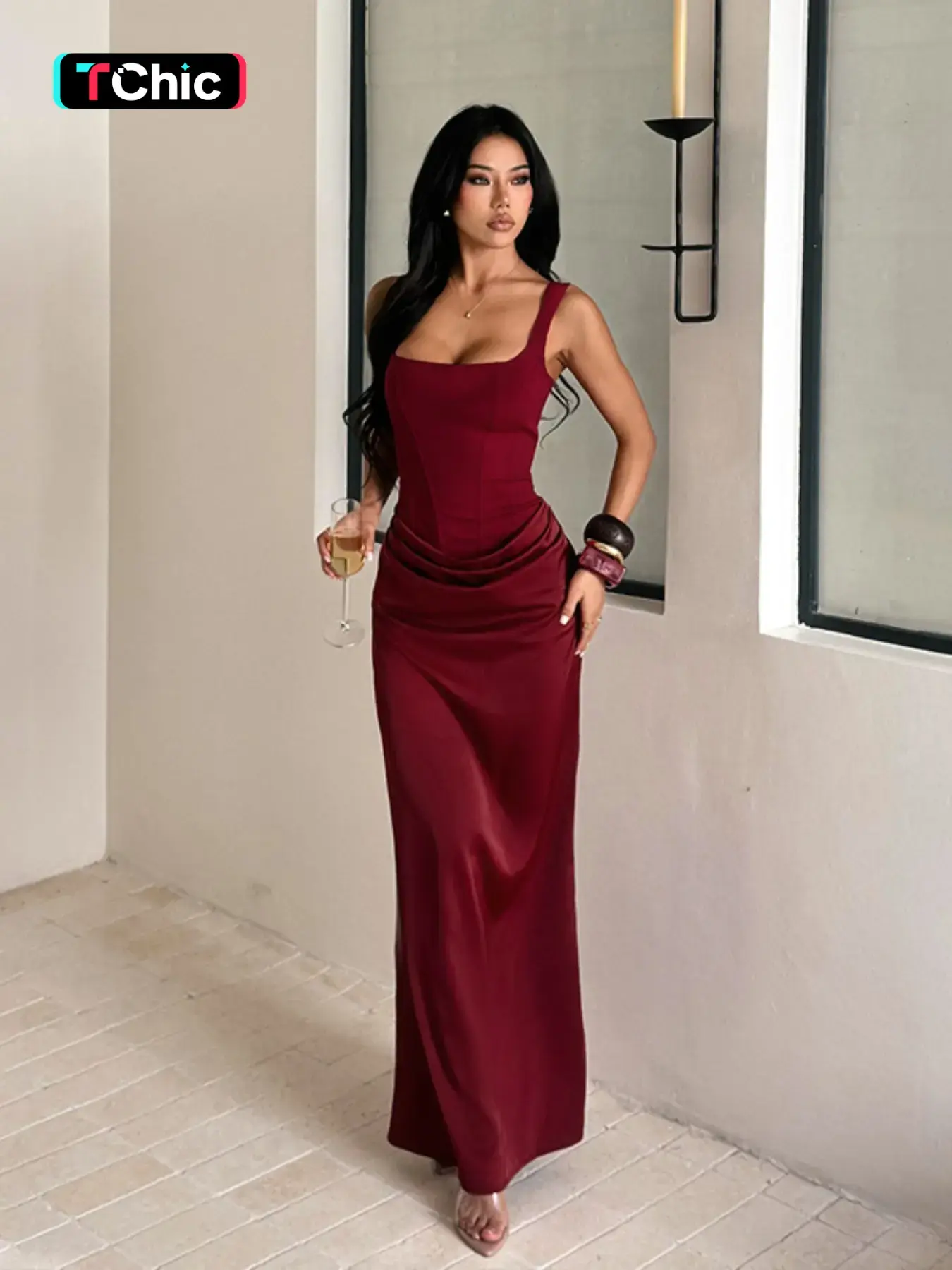 Elegant Belted Halter Neck Dress, Chic High-End Style, Formal Wear, Perfect for Special Occasions, Comfortable Fit, Ideal for Parties and Events