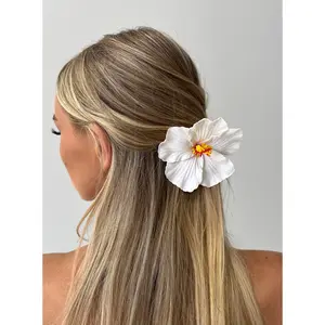 This Fate Flower Hair Clip Cream