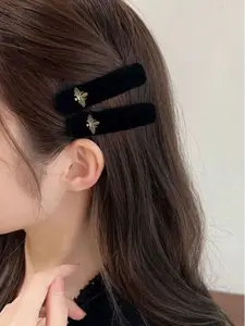 2pcs Black Flocked Bee Hair Clips – Retro Metal Claw Clips for Women