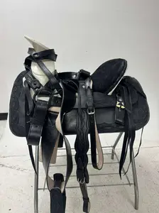 Charro Saddle 15.5” – All Black Bordada “La Sombra” (Set Completo)