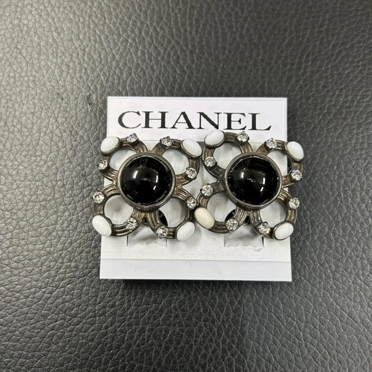 Pre-owned CHANEL As Shown Shoulder Bags Vintage Black Cabochon Clover Rhinestone Clip On Earrings 10271138