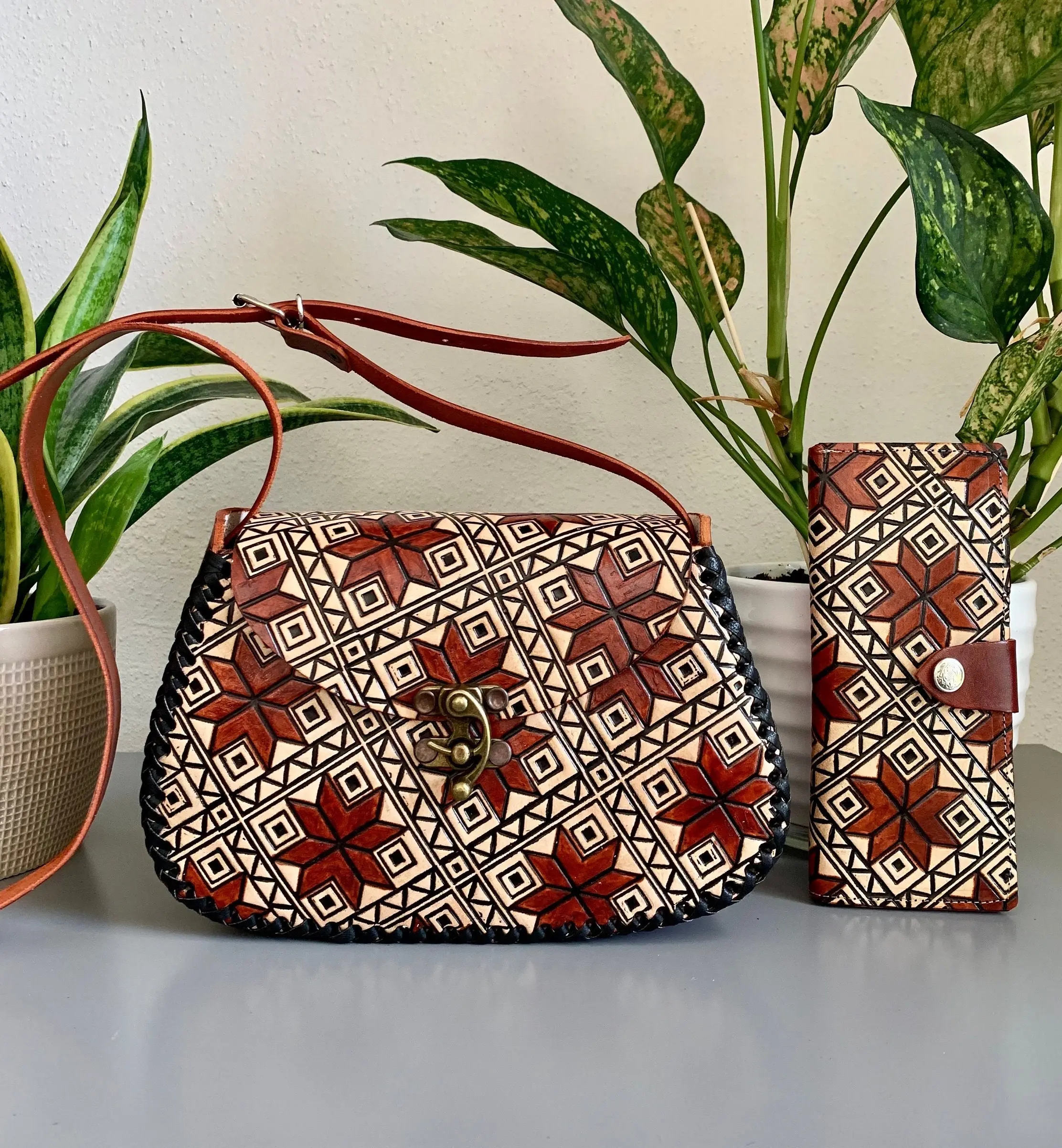 Leather Hand-Tooled Embossed Mexican Floral Handbag and Matching Wallet, Handmade Pointsetta Purse, Artesanal Bag, Christmas Gift for Her