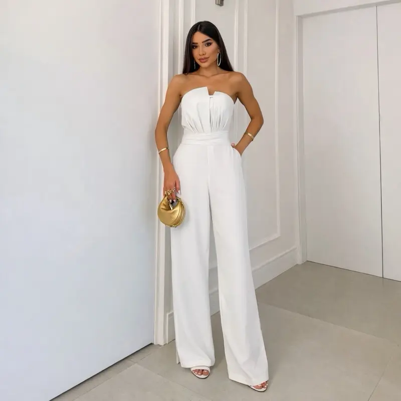Macacão branco elegante tomara que caia