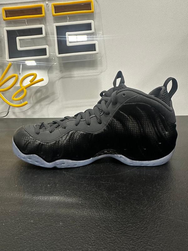 Nike Air Foamposite One Carbon Fiber