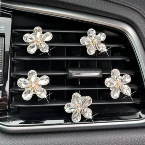 5PCS Bling Flower Air Vent Clips, Cute Daisy Flower Air Vent Clip, Diamond Air Conditioning Outlet Clip, Rhinestone Decor Accessories for Women Girls, Five-Petaled Flower A/C Clamp，No Fragrance Included
