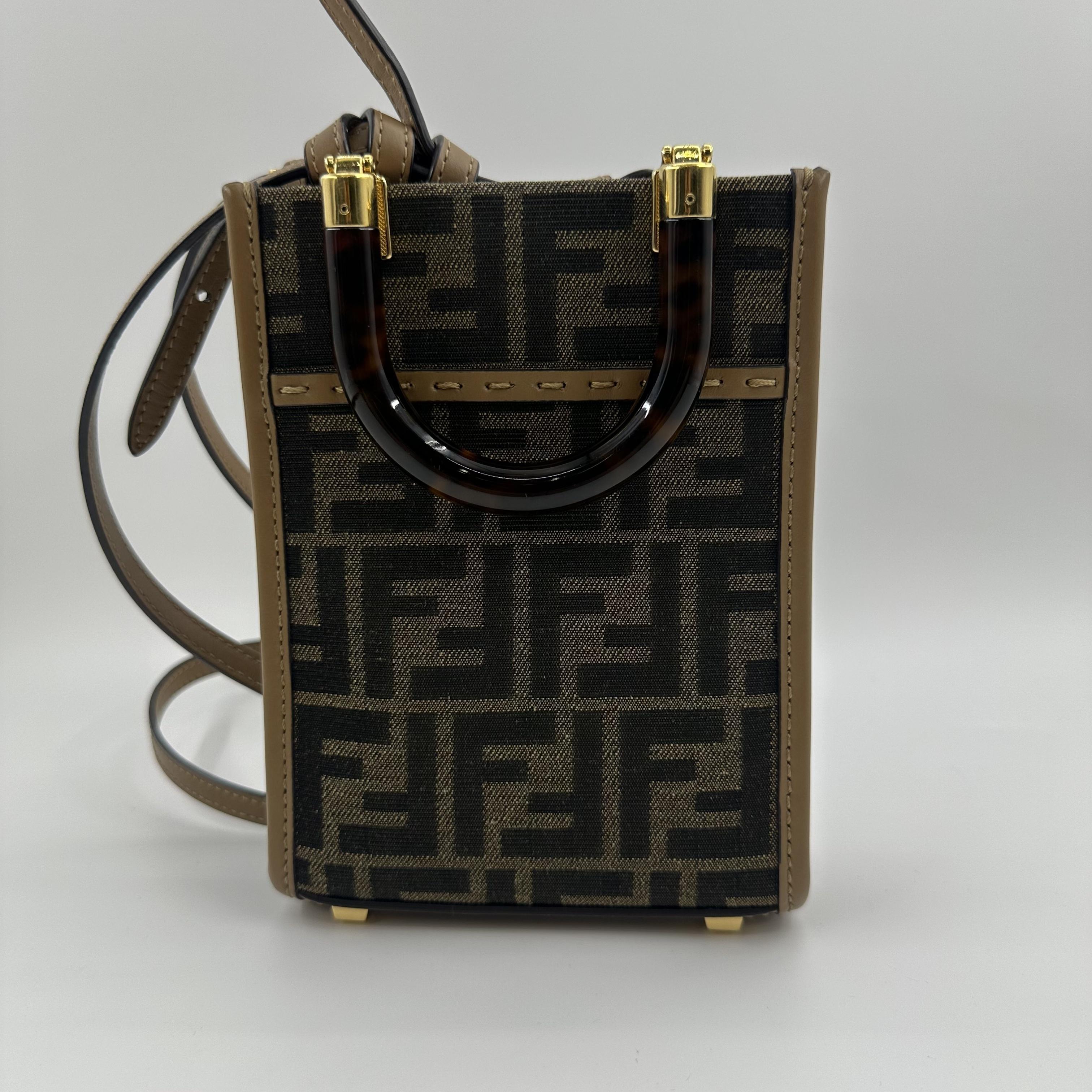 Pre-owned FENDI canvas tote shoulder/handbag