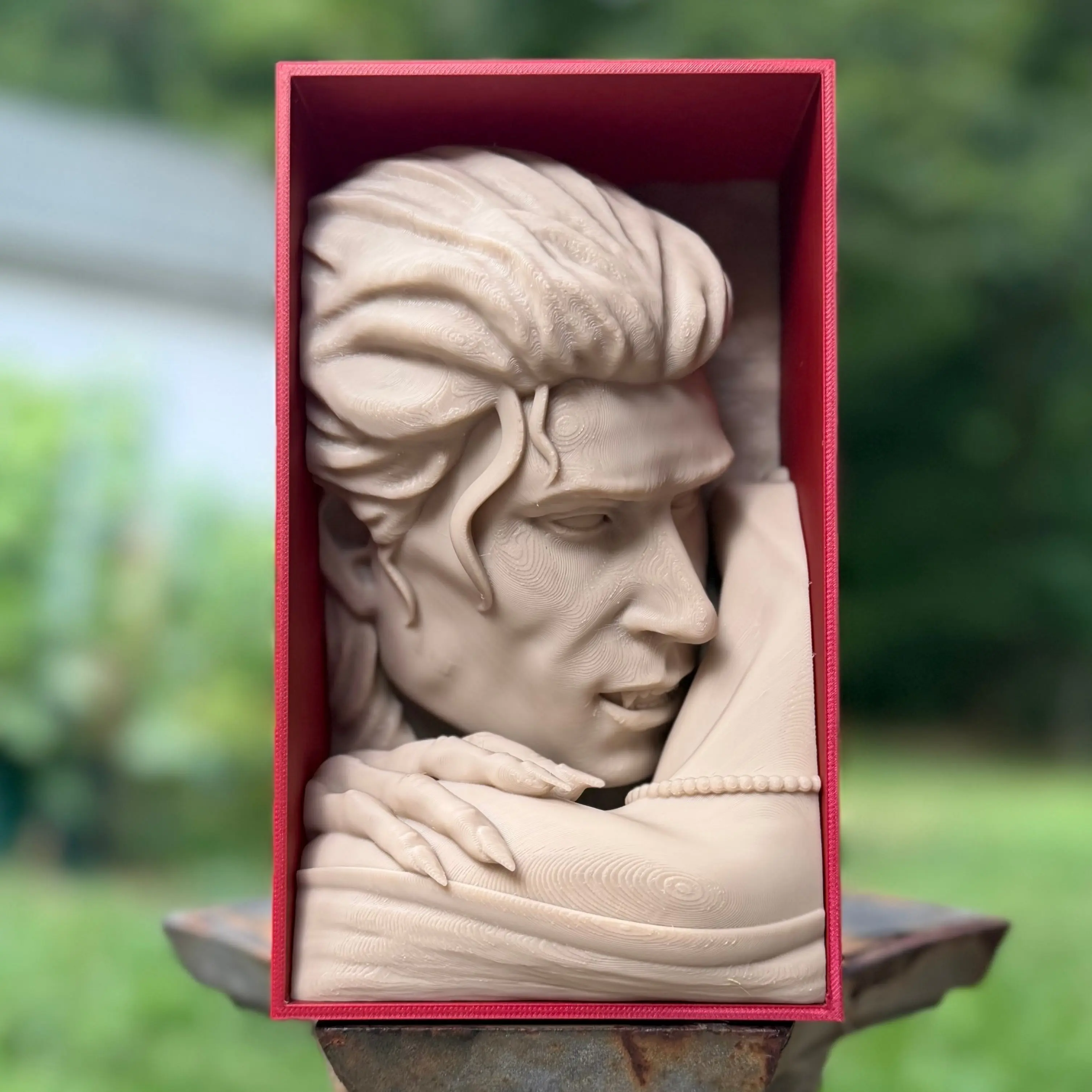 Vampire Bust Book Nook | Gothic Marble Effect Shelf Insert | Dark Romance Decor