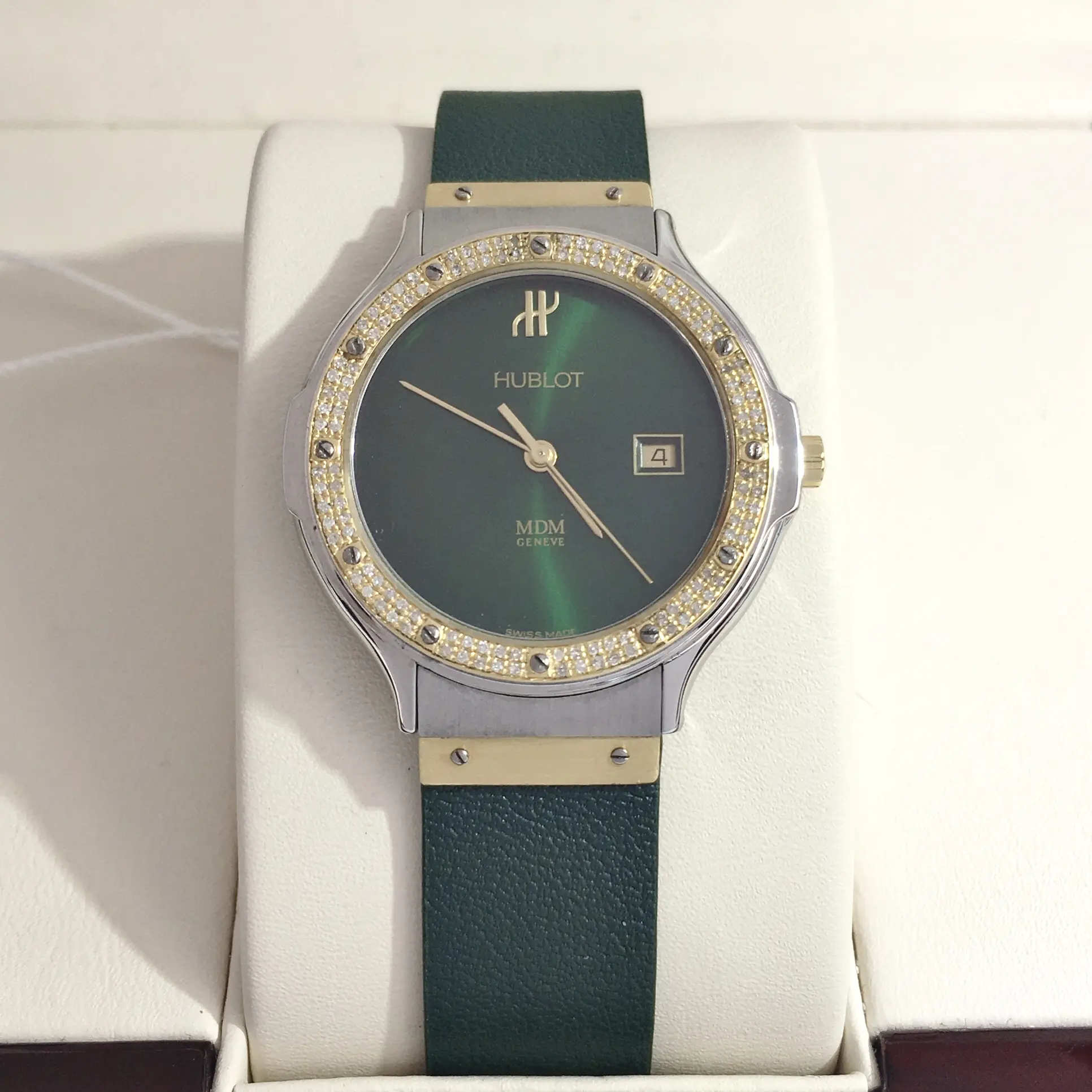 HUBLOT  R10009 Alloy/jade/diamond/gemstone, etc Quartz Watches S392260606030 0820 SZTK-Allison
