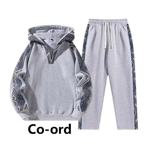 Men’s ethnic-style half-zip sweatshirt set, casual long-sleeve hooded sweatshirt + straight-leg athletic pants, men’s two-piece sports set, casual street-style activewear set, versatile for everyday wear, suitable for spring, autumn, and winter.