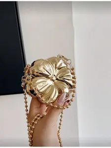 Acrylic Flower Small Handbag with Chain Shoulder Bag Evening Clutch Crossbody Shoulder Bag