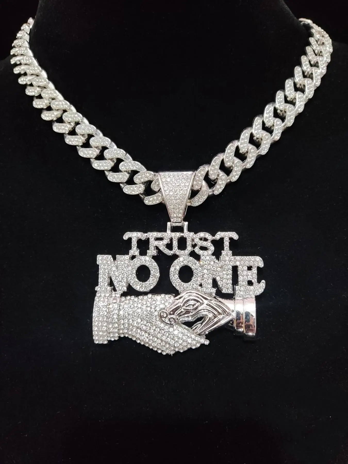 2025 Fashion Rhinestone Decorated Cuban Link Chain Necklace with Letter Handshake Shaped Pendant Design, Punk Casual Trendy Chains for Men Pendant Nec