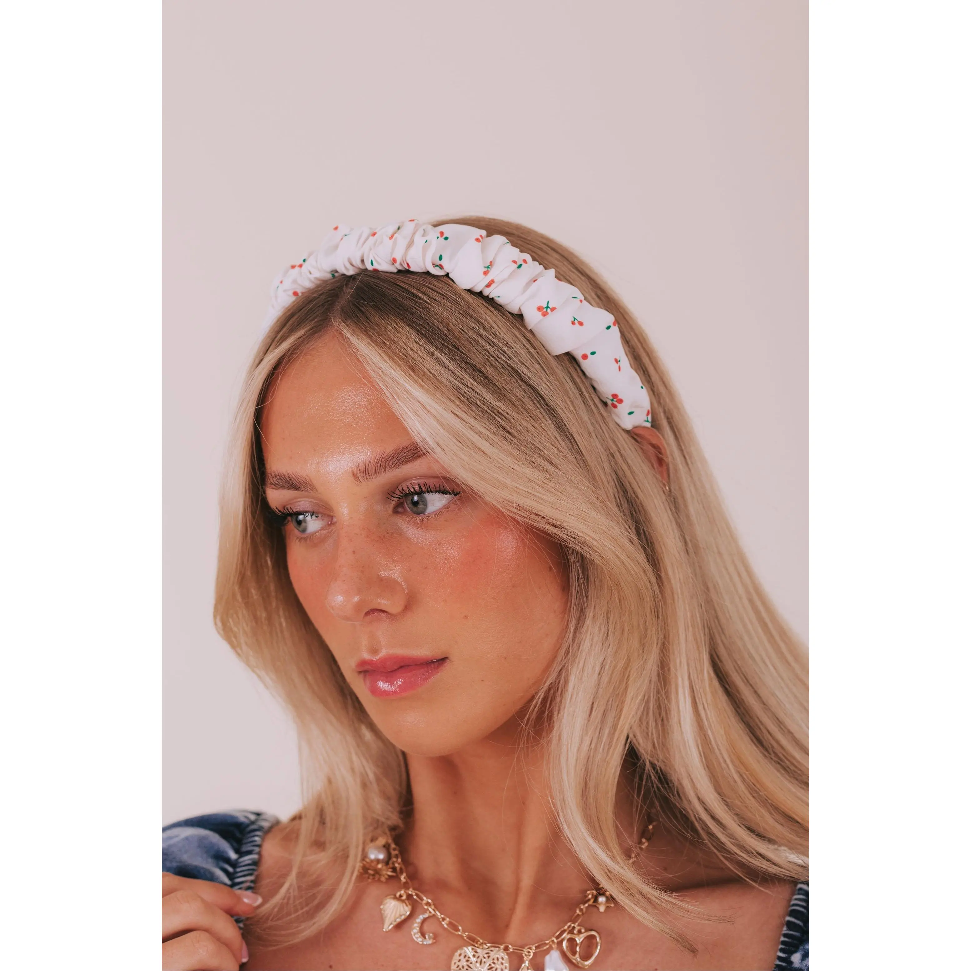 Cheerful Cherry Motif Headband, Colorful Fashion Hair Accessory for Daily Wear, Cherry Motif Headbands, Colorful Headbands