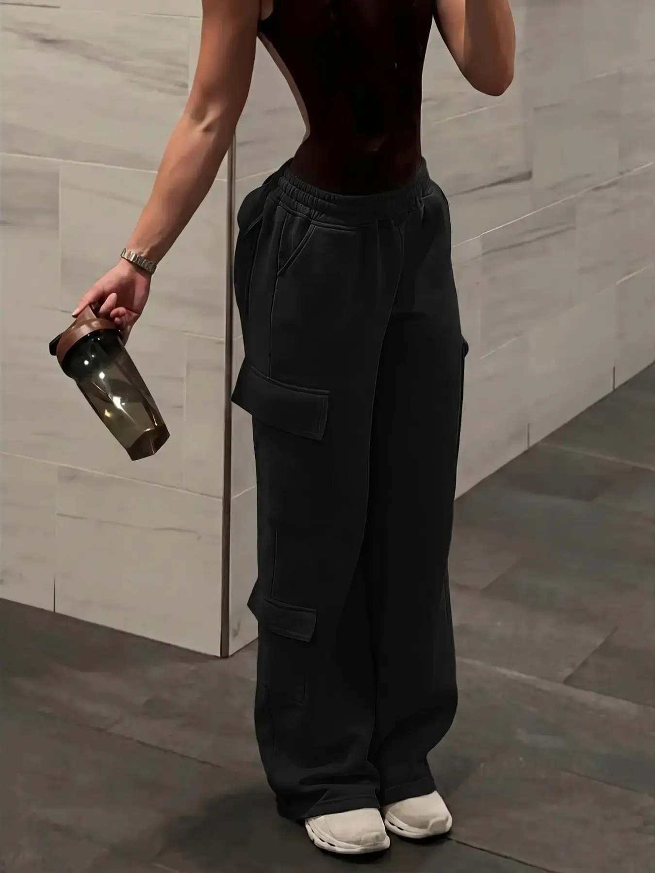 Women's Black Cargo Sweatpants Baggy Wide Leg Joggers Elastic Waist Loose Straight Leg Athletic Lounge Pants Oversized Streetwear Workout Running Everyday Casual Sweat Pants With Pockets Y2K Hip Hop Comfy Trousers