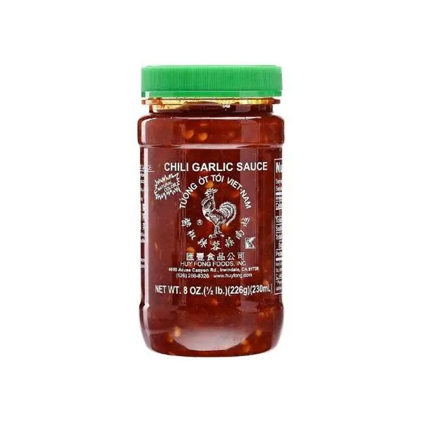 Huy Fong Chili Garlic Sauce - 8oz Bottle Sambal Flavor chili sauce asian spice spicy delicious vietnamese food pho noodles Dip Taffy