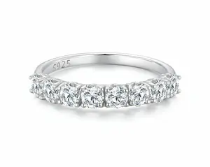 BAMOER 0.8CT D Color VVS1 EX Round Moissanite Ring 925 Sterling Silver Eternity Ring Women Engagement Wedding Luxury Band