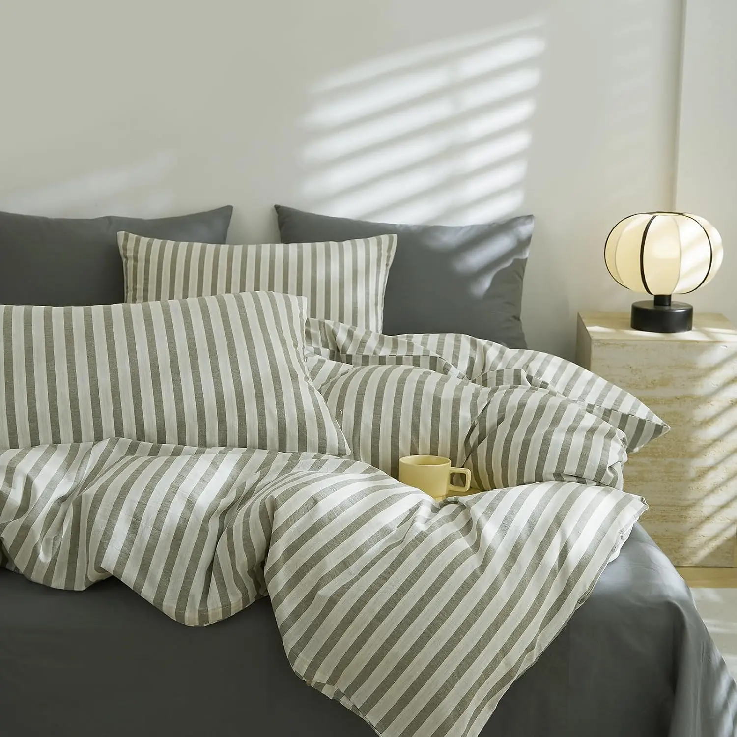 06# White Grey Striped