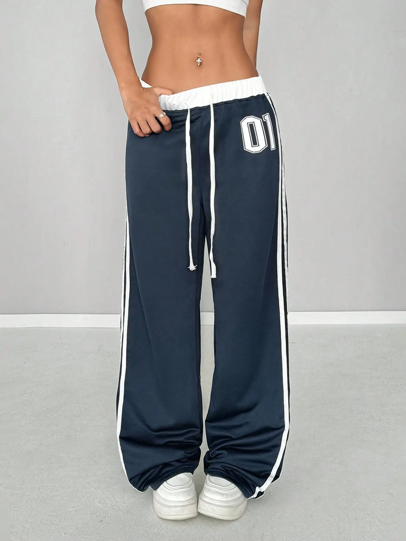 Y2K American Retro Sport Pants — High-street hot‑girl versatile wide‑leg pants with “01” numeric embroidery; trendy sweatpants, same style as Instagram influencers, slimming effect