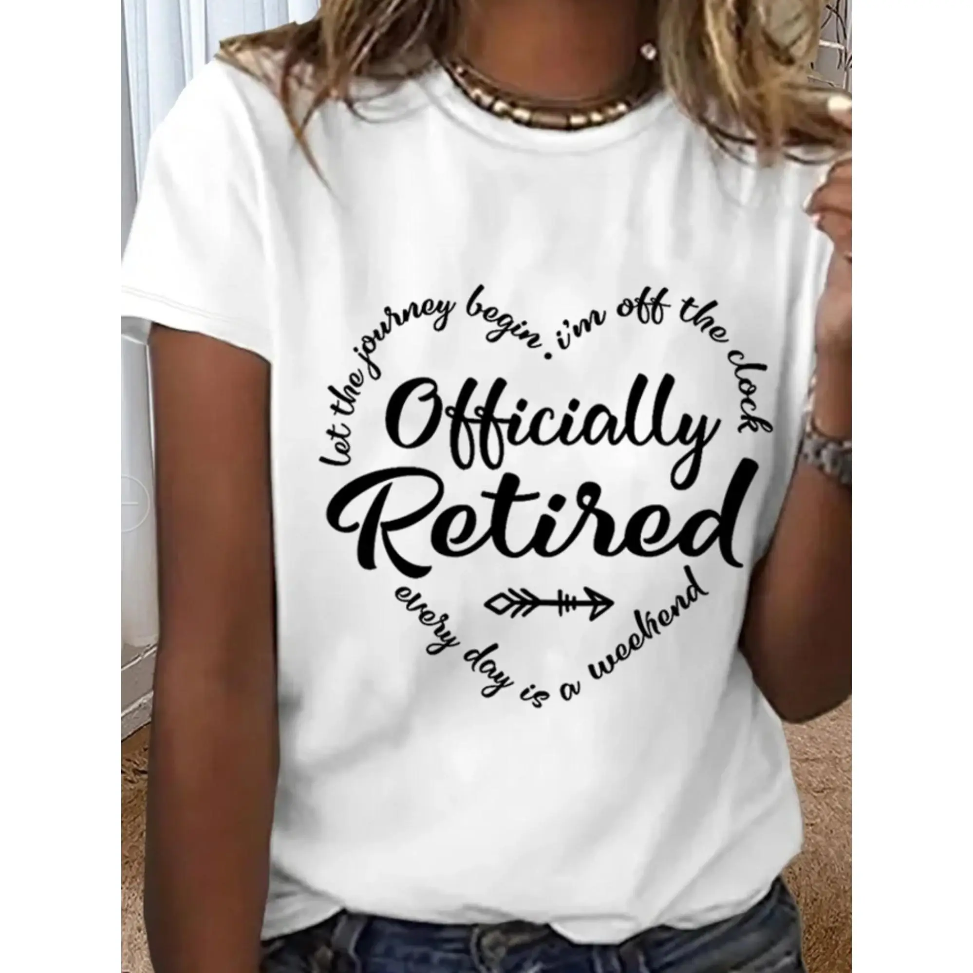 Women's Officially Retired Graphic T-Shirt - 100% Cotton 180gsm Crew Neck Short Sleeve Tee with Retirement Quote & Geometric Print, Machine Washable Casual Top for Retirement Party Gift