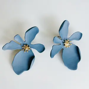 Exotic Bloom Gray Earrings
