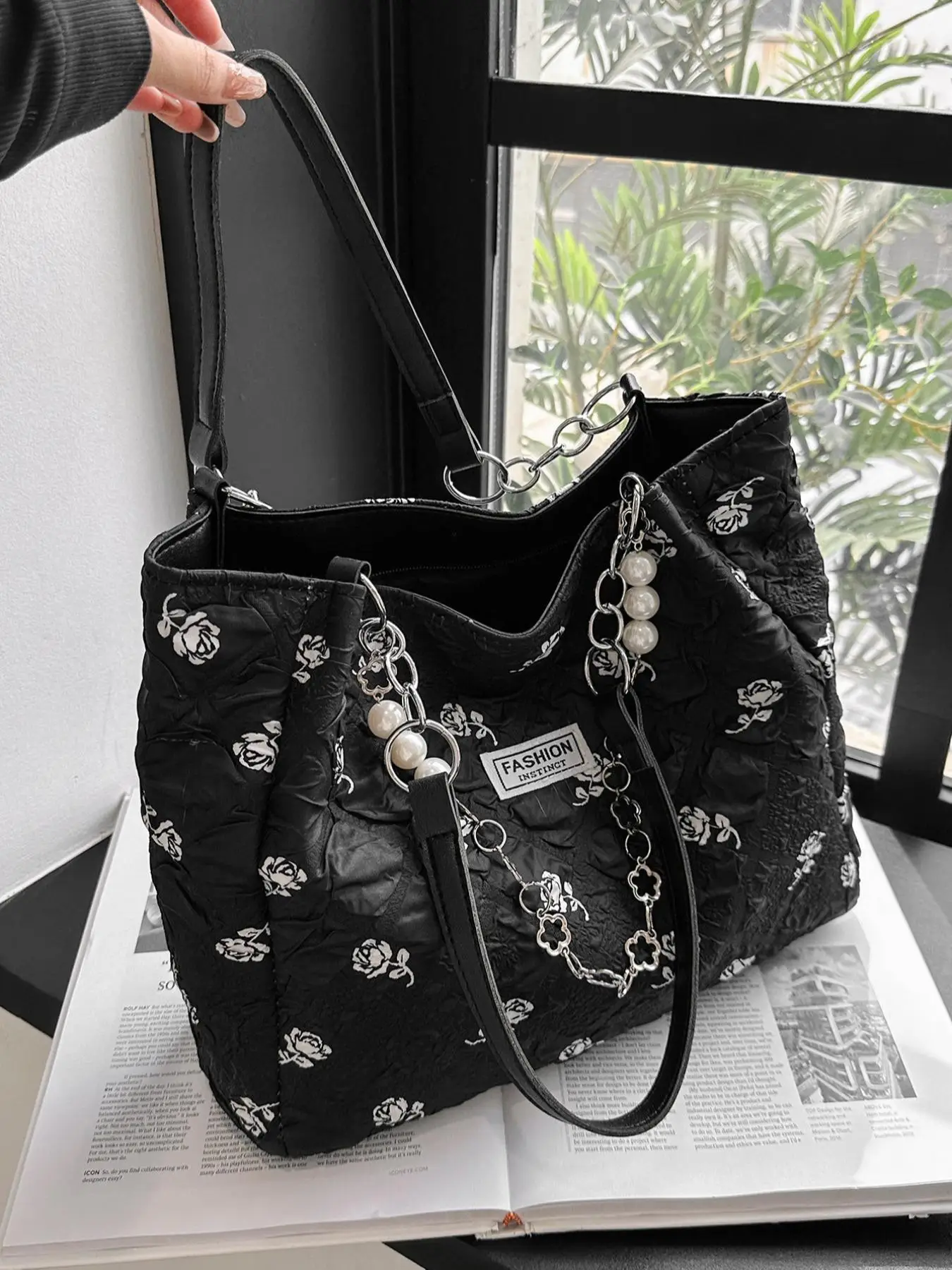 Fashion Floral Pattern Pleated Texture Tote Bag, Faux Pearl Decorated Large Capacity Shoulder Bag for Women, Classic Letter Patched Design All-match U