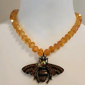 Necklace Bee