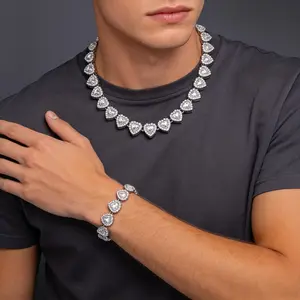 Exquisite Shiny Heart-Shaped Cubic Synthetic Zirconia Necklace and Bracelet Set - 2PCS Cuban Chain - Hip-Hop Style Shiny Bangle Festivals, Birthdays, and Special Occasions Party Jewelry Valentine's Day Gift