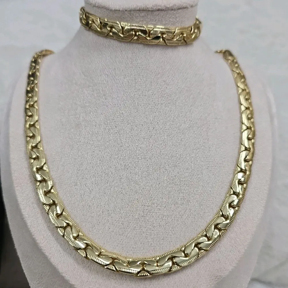 # 0201 Set de Gargantilla Plain Oro Laminado Alta Calidad 14k Collar y Choker Elegantes para Mujer