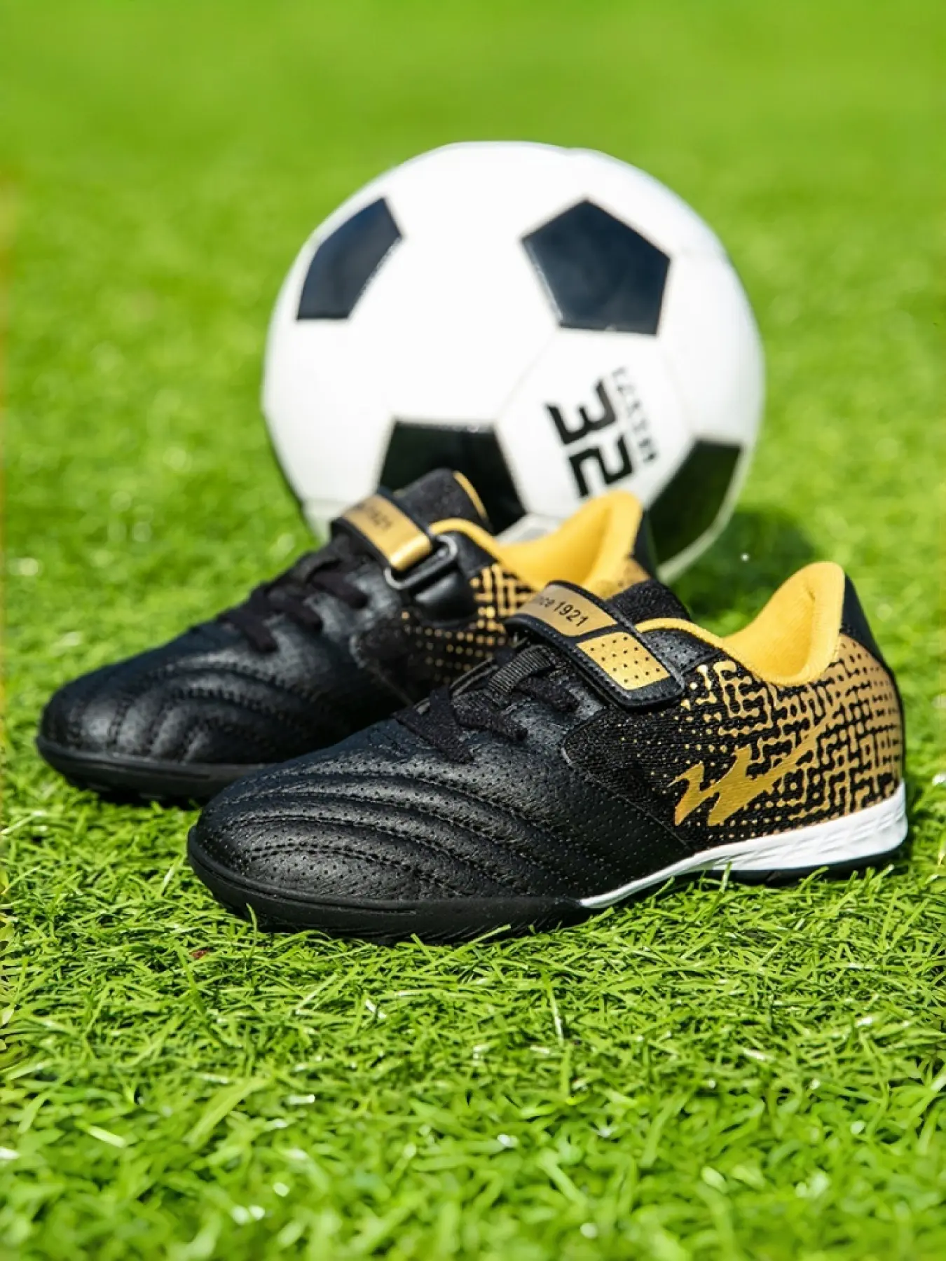 1 pair of women's Velcro soccer cleats with short studs | Breathable Training Style | Full-Length Rubber Sole + Airy Mesh Upper + Velcro Design | Artificial Turf Training/School Games, Precision Shooting Essential, Soccer Shoes