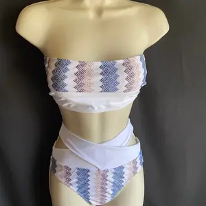Zig-Zag Pattern 2-Piece Bikini - High-Waisted Bottom & Comfortable Bandeau Top for Beach & Pool Wear