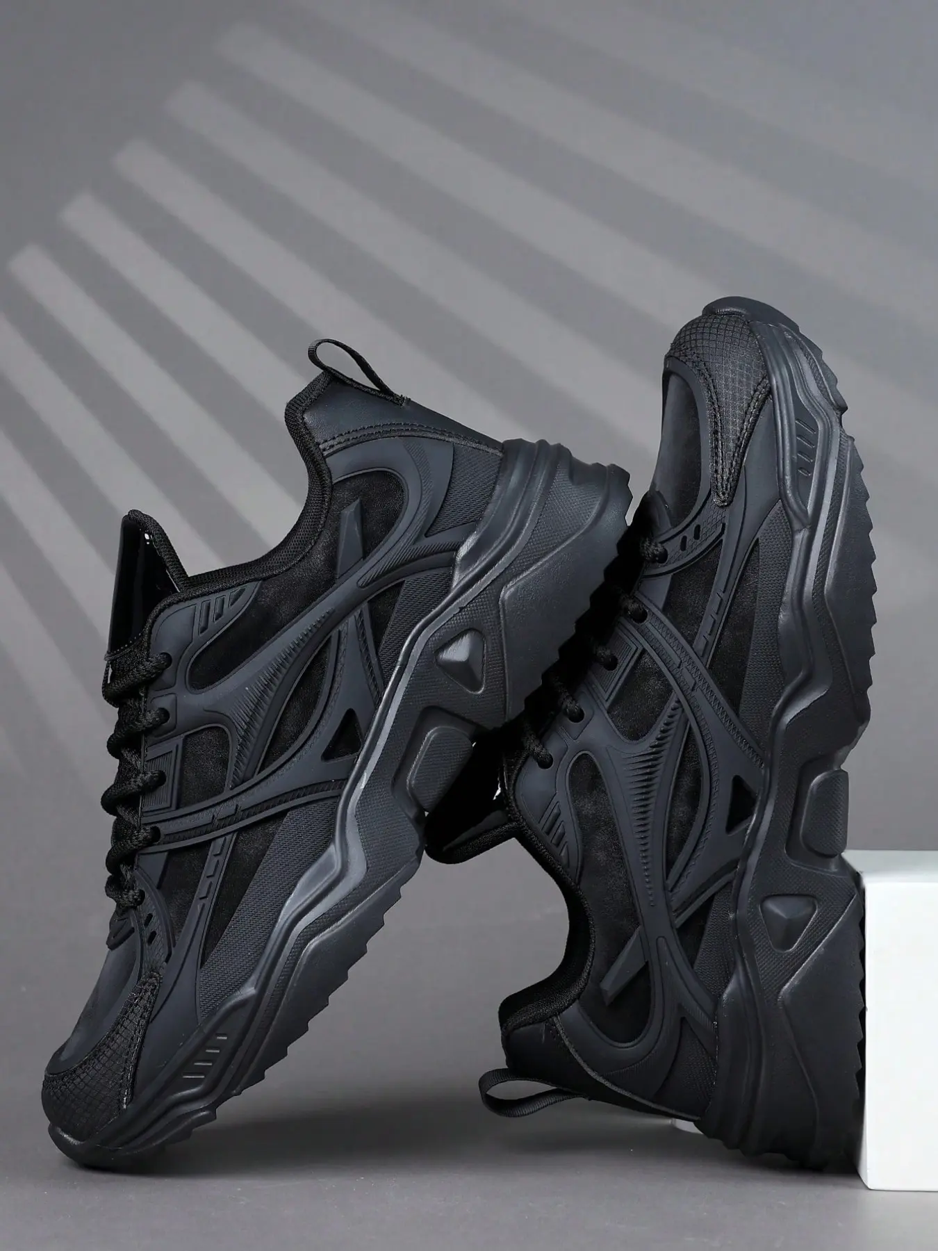 Men's All- Tactical Sports Shoes, Colorblock Running Shoes, Multi-Material Texture Patchwork, Thick Sole Shock Absorption, Ideal for Daily Running and Urban Fashion