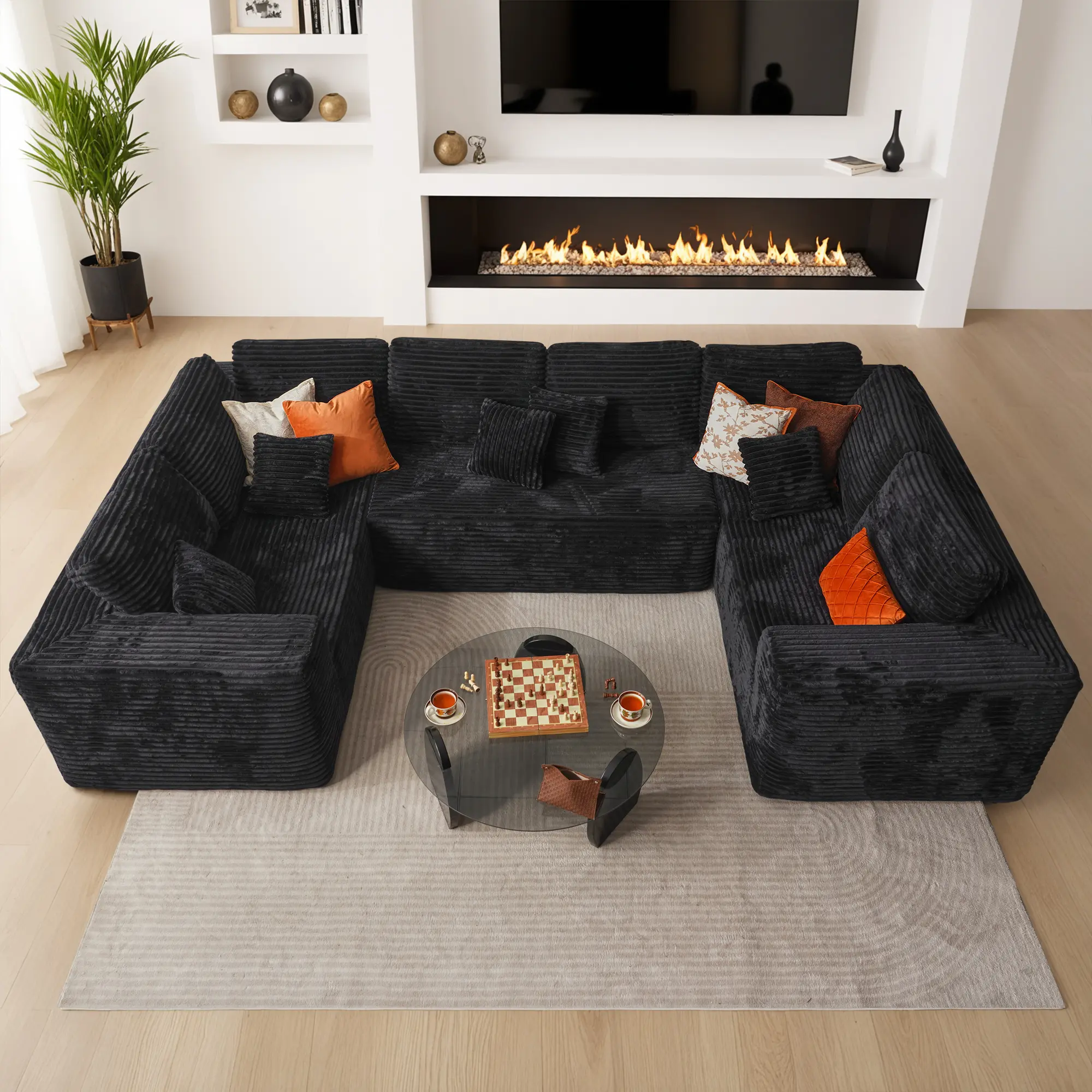 Medium U-Shaped | Black Plush (N14)