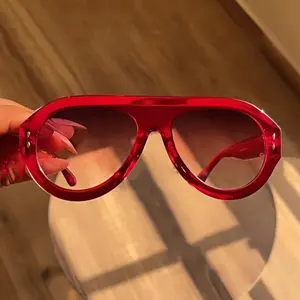 Oversized Fashion Sunglasses Retro Red Pilot Shades UV400 Women Men Trending Wide Legs Sun Glasses