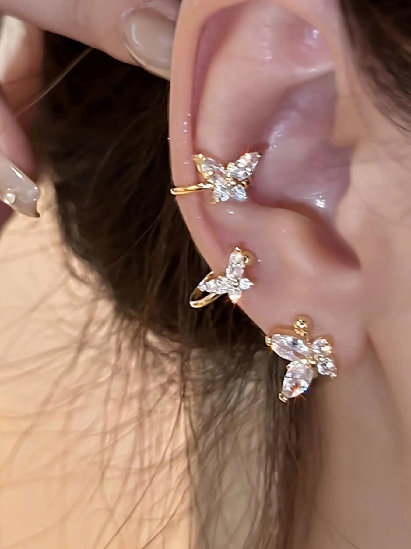 Butterfly Design Ear Cuff, Elegant Rhinestone Decor Earrings for Women & Girls, Fashion Jewelry for Party, Daily Decor, Sparkling Ear Jewelry, Trendy All-match & Exquisite Jewelry for Birthday Gift