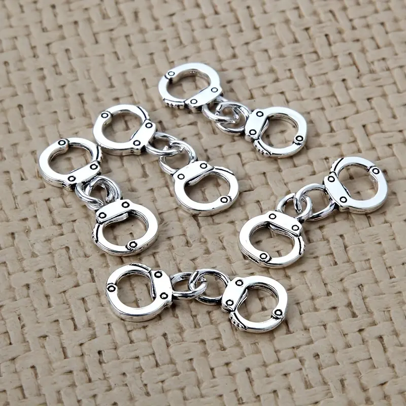 50pcs Hollow Locked Handcuffs Fashionable Charms Antique Silvery Color Police Pendants for DIY Jewelry Making Charm DIY Jewelry Decoration