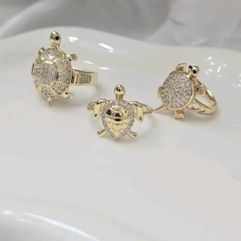 Variado ring Golden Turtle Design Ring in Various Sizes - Unique Jewelry Accessory